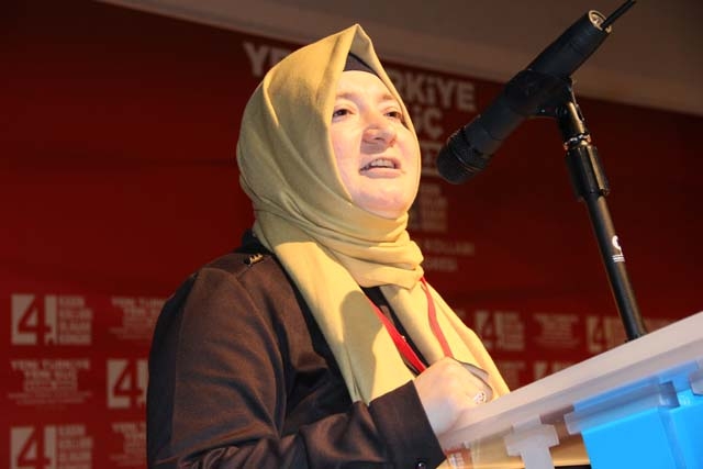 Ak Parti Pendik Kadın Kolları Başkanı Öznur Canayakın oldu 13