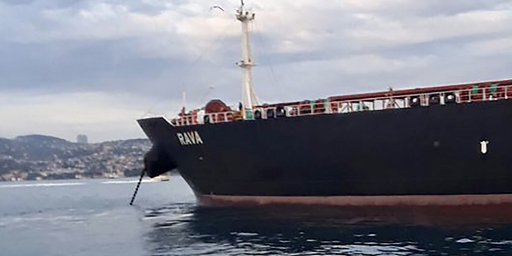 Ham petrol taşıyan tanker kıyıya sürüklendi! Boğaz, çift yönlü olarak gemi trafiğine kapatıldı 3