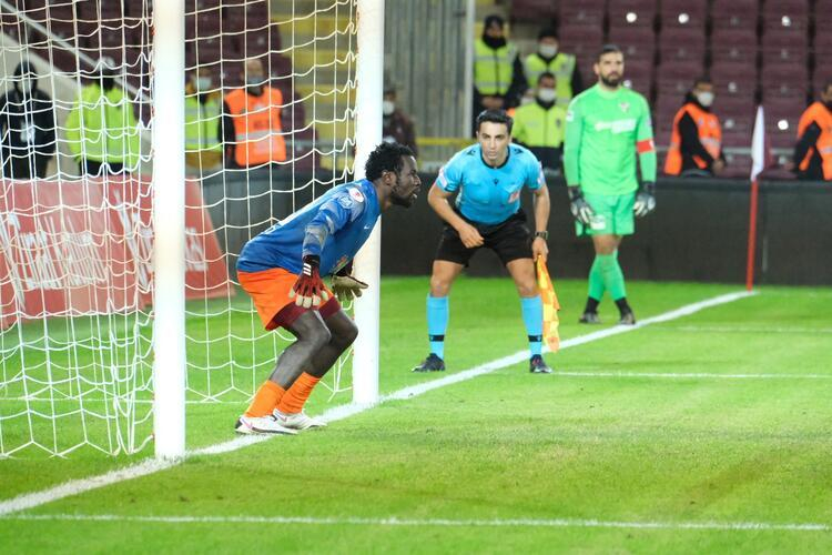 Mame Diouf neler yaptı neler! Hem golünü hattı, hem kaleye geçip 2 penaltı kurtardı! Kupada tarihe geçecek maç! 1
