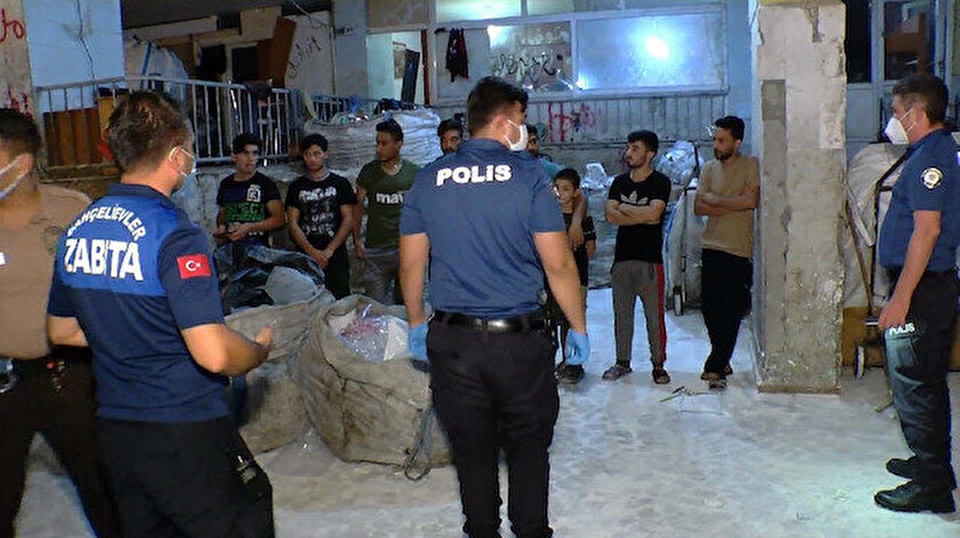 Kaçak yolarla ülkeye girmeye çalışan 199 göçmen yakalandı