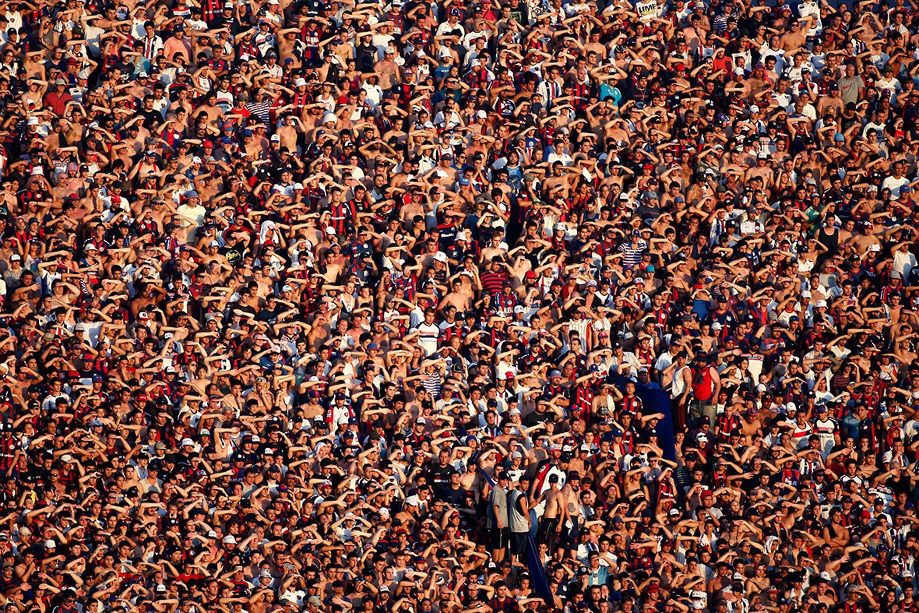 Много сперва. Много людей. Человек толпы. Огромная толпа людей. Толпа народа.