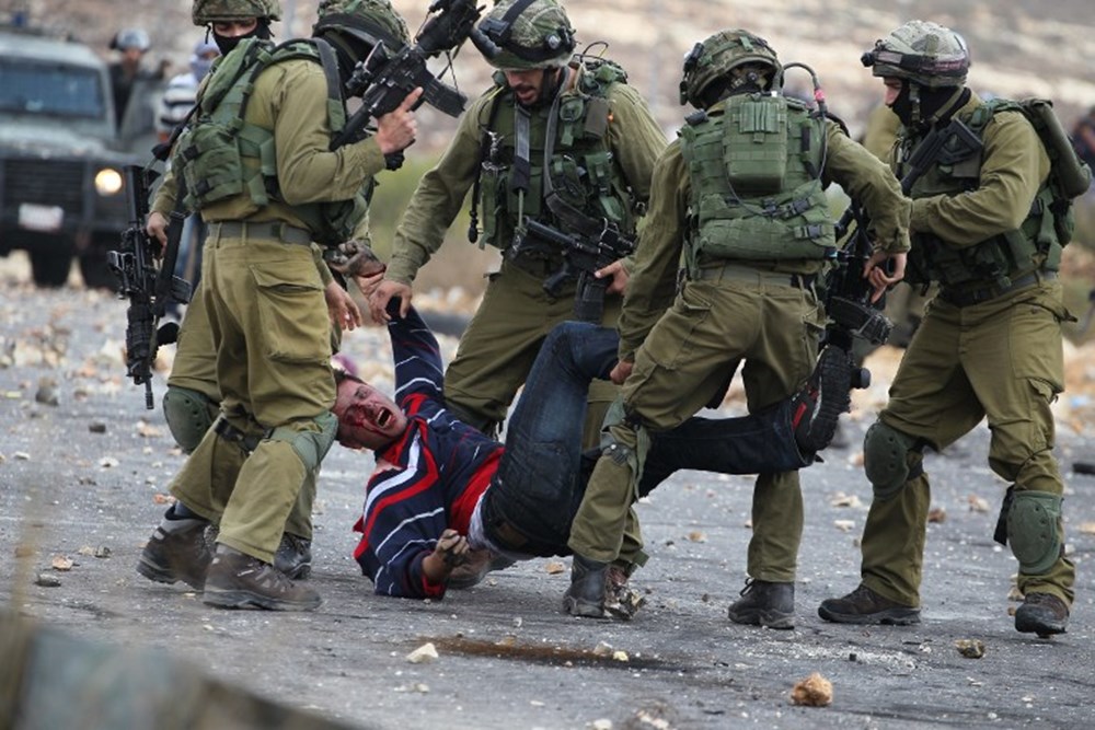 İsrail zulümlerine devam ediyor! Mescid-i Aksada Filistinlilere saldırı: 9 yaralı