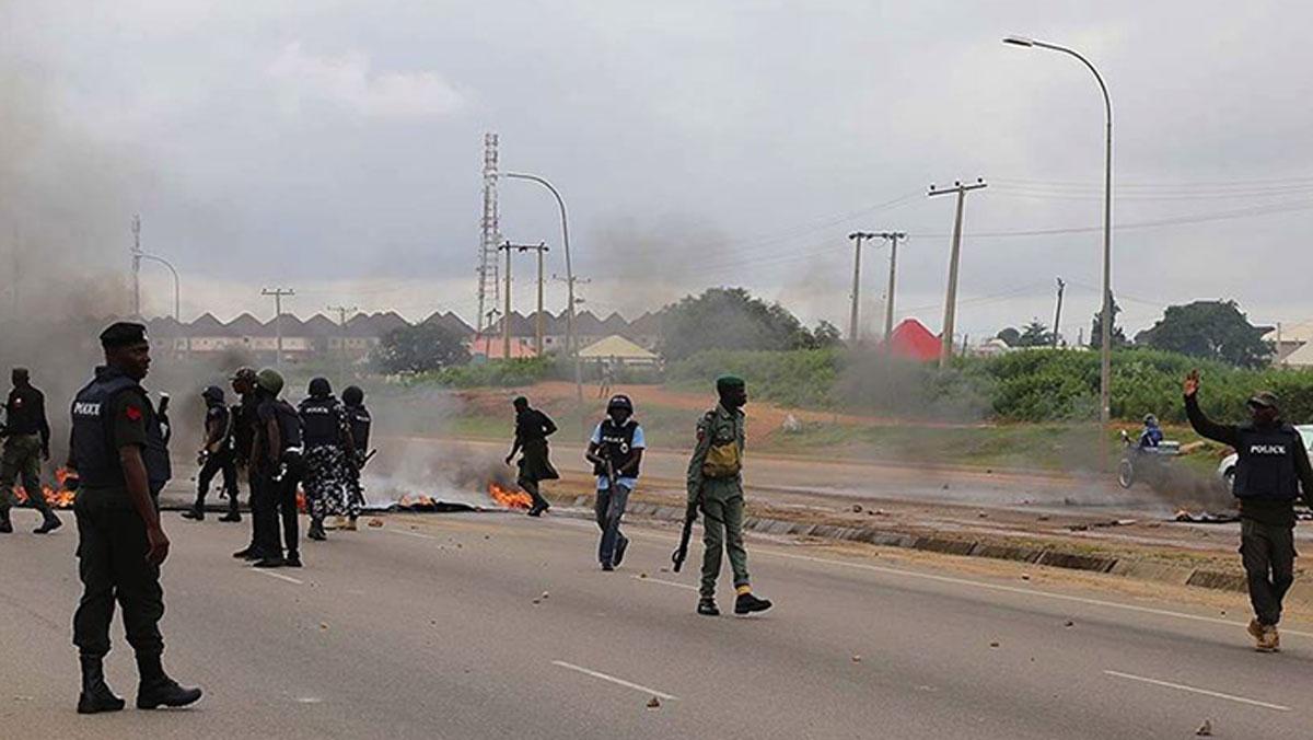 Nijeryada kız kolejine korkunç terör saldırısı: 4 öğretmen, 2 polis öldü, onlarca öğrenci kaçırıldı