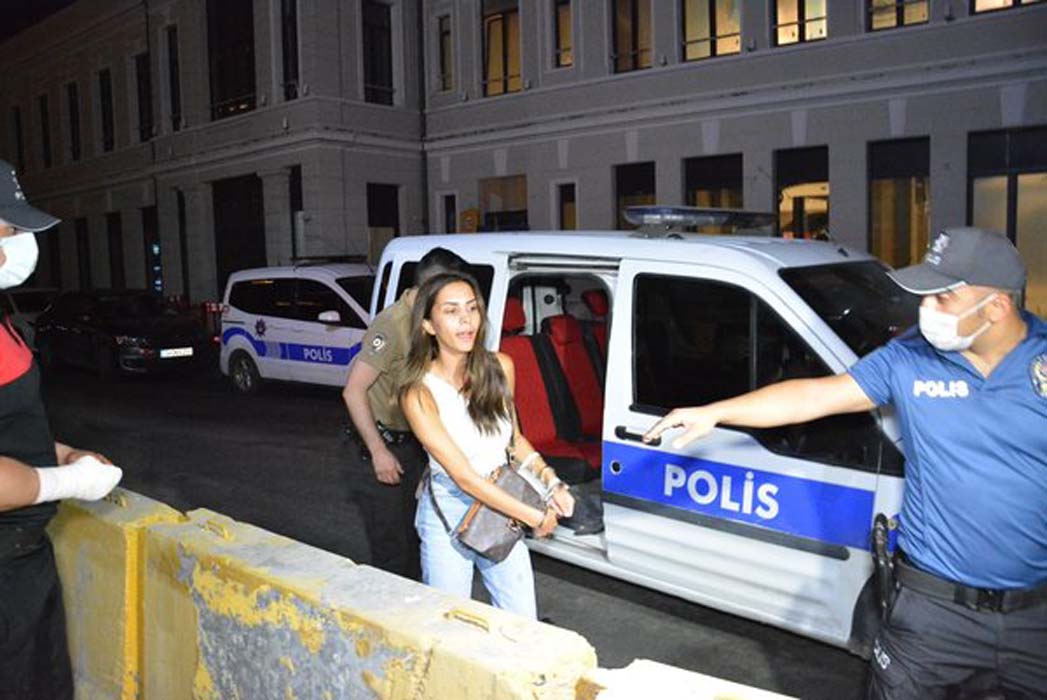 Lüks mekanda kanlı tartışma: 5'i polis 12 kişi yaralandı! Ünlü oyuncu Ayşegül Çınar yine eski sevgilisini suçladı