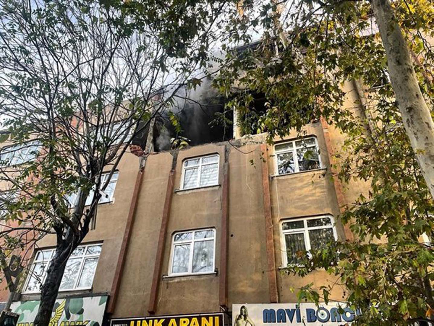 İstanbul Bağcılar'da korkunç patlama! Binadaki 6 kişi canını zor kurtardı!
