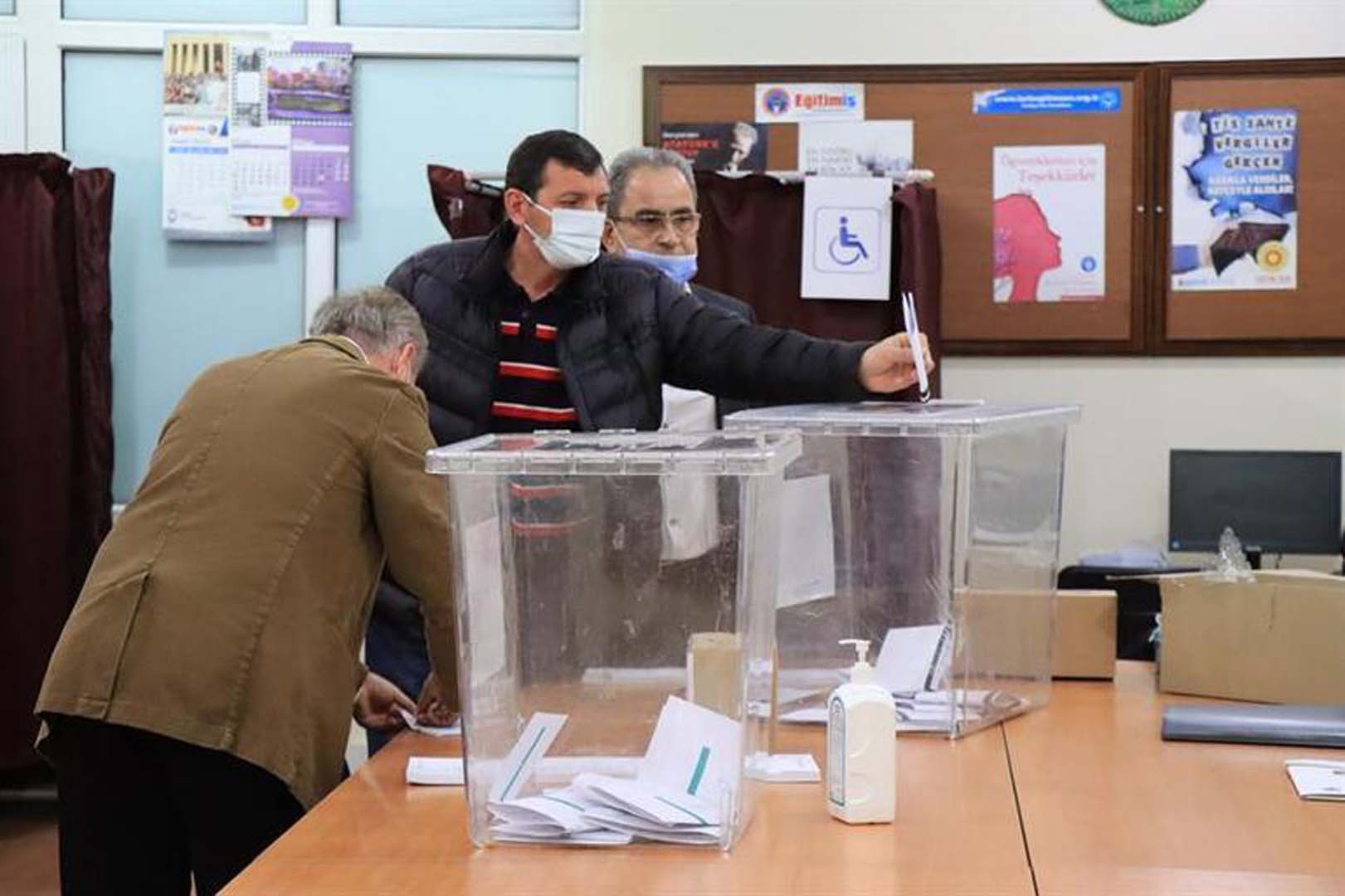 Bulgaristan'da seçim heyecanı! İlk kez bir Türk aday oldu!