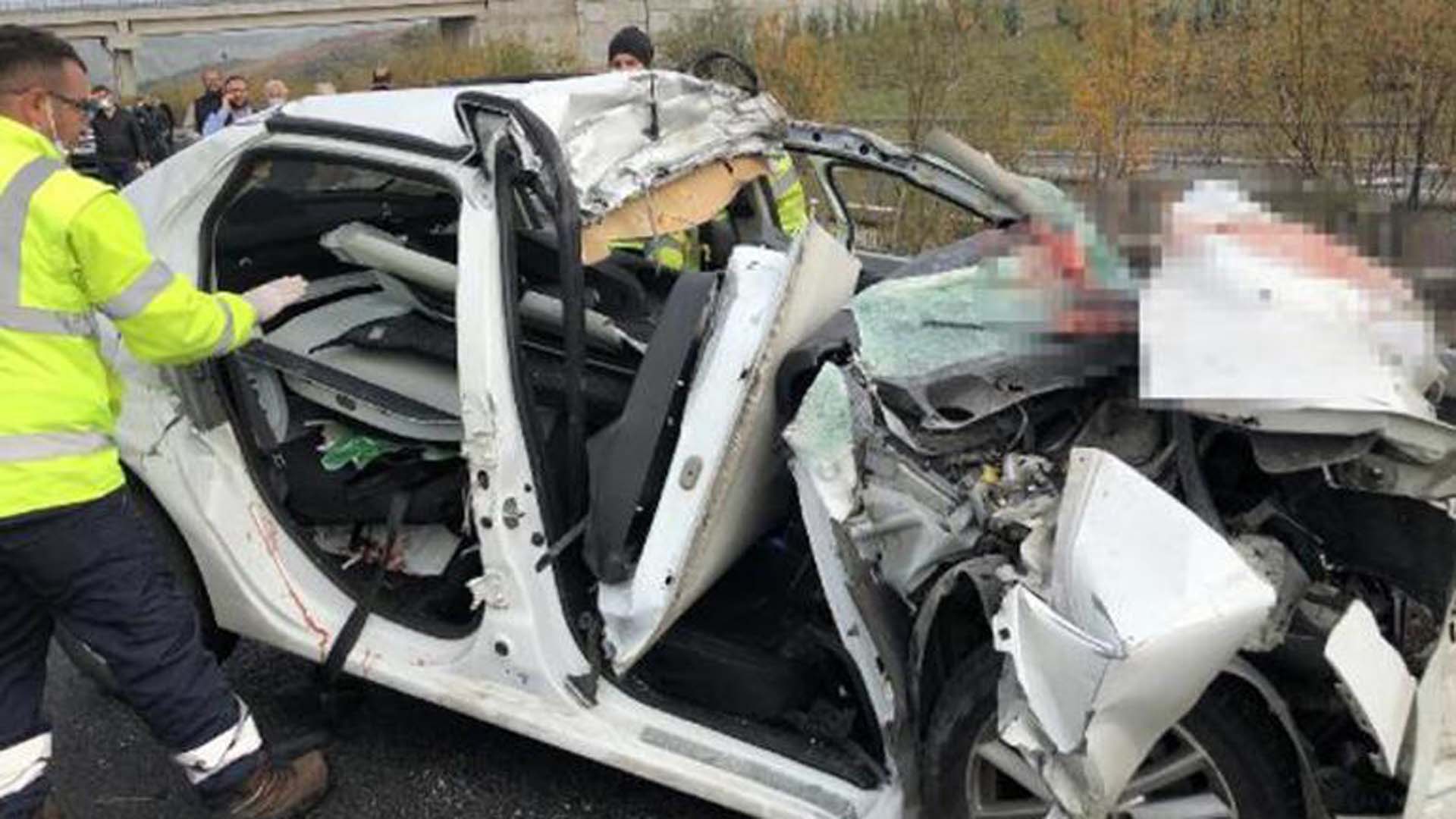 Bursa'da otomobil tıra arkadan çarptı! Feci kazada 4 kişi yaşamını yitirdi!