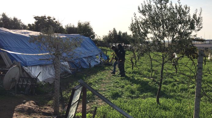 Adana'da evlerinin bahçesinde silahlı saldırıya uğrayan 3 kişi hayatını kaybetti