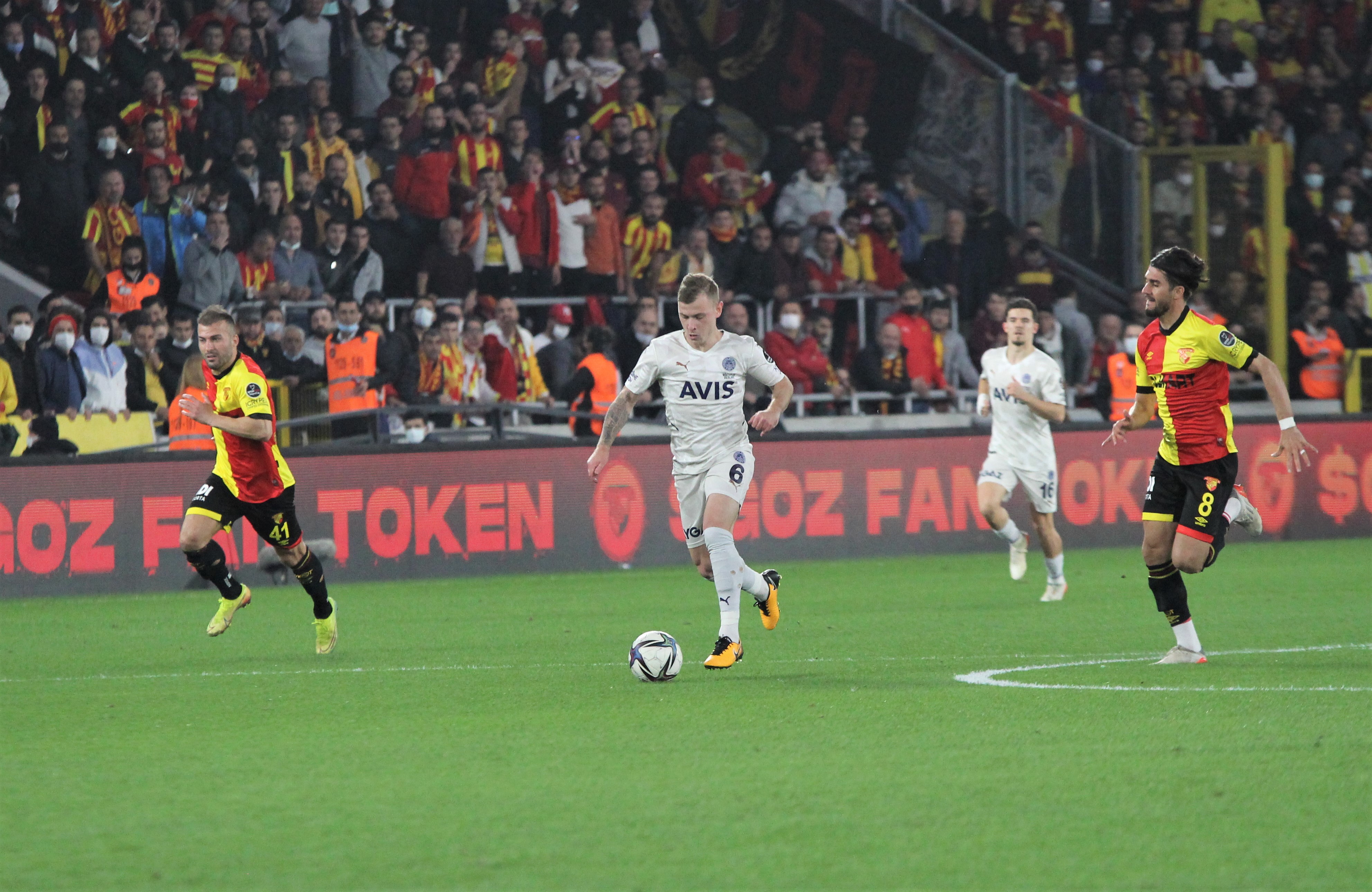 Fenerbahçe'de kötü gidişat devam ediyor! Taraftarlar tepkili