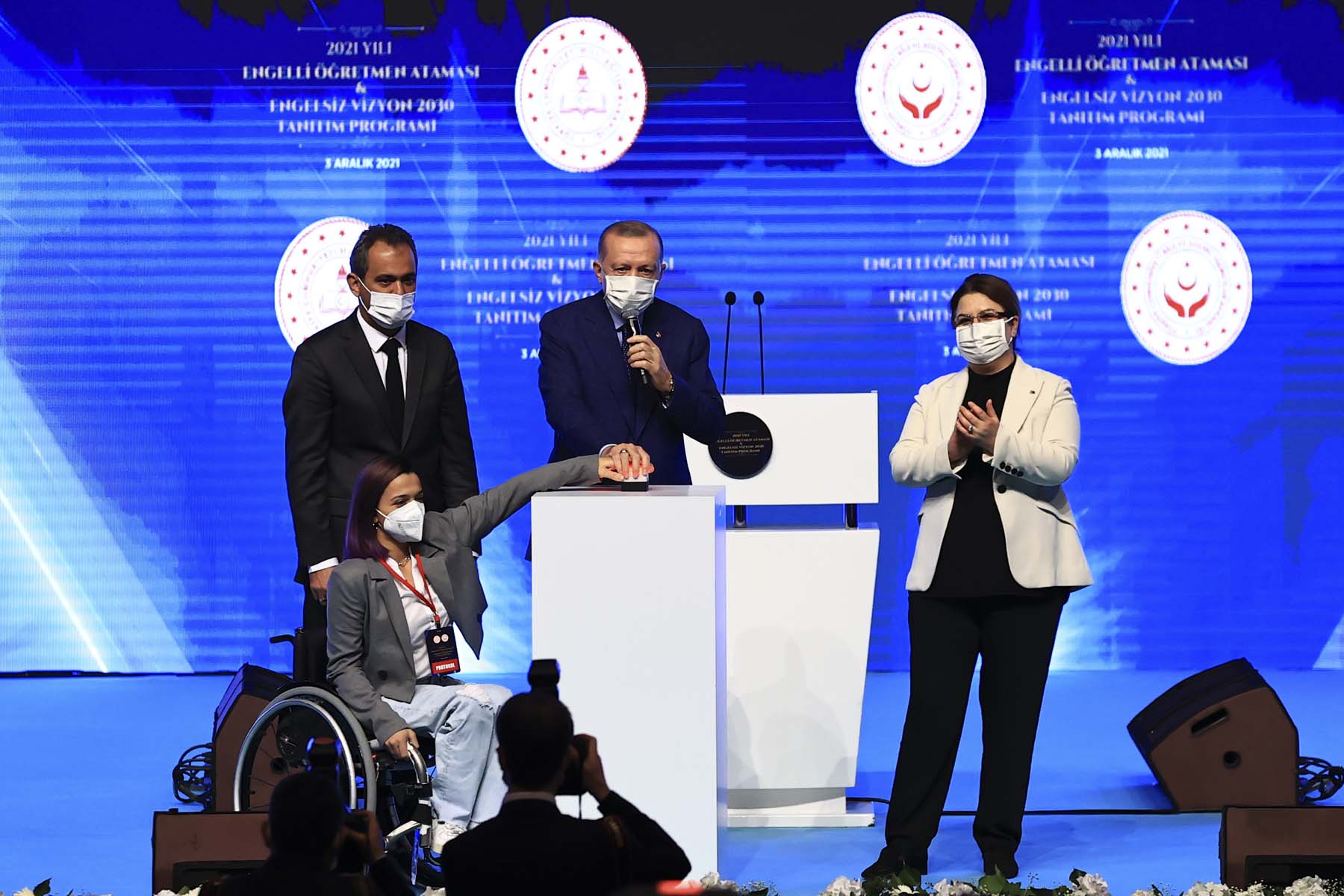Cumhurbaşkanı Erdoğan, Engelli Öğretmen Ataması ve Engelsiz Vizyon 2030 Tanıtım Toplantısı'nda konuştu: Engellilerimizin geçmişten gelen sorunlarını çözdük