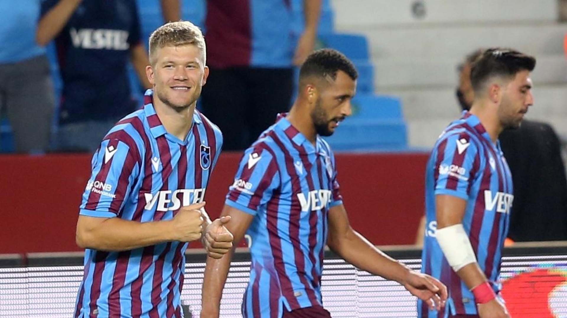 Trabzonspor'da sakatlık şoku: Andreas Cornelius oyuna devam edemedi 