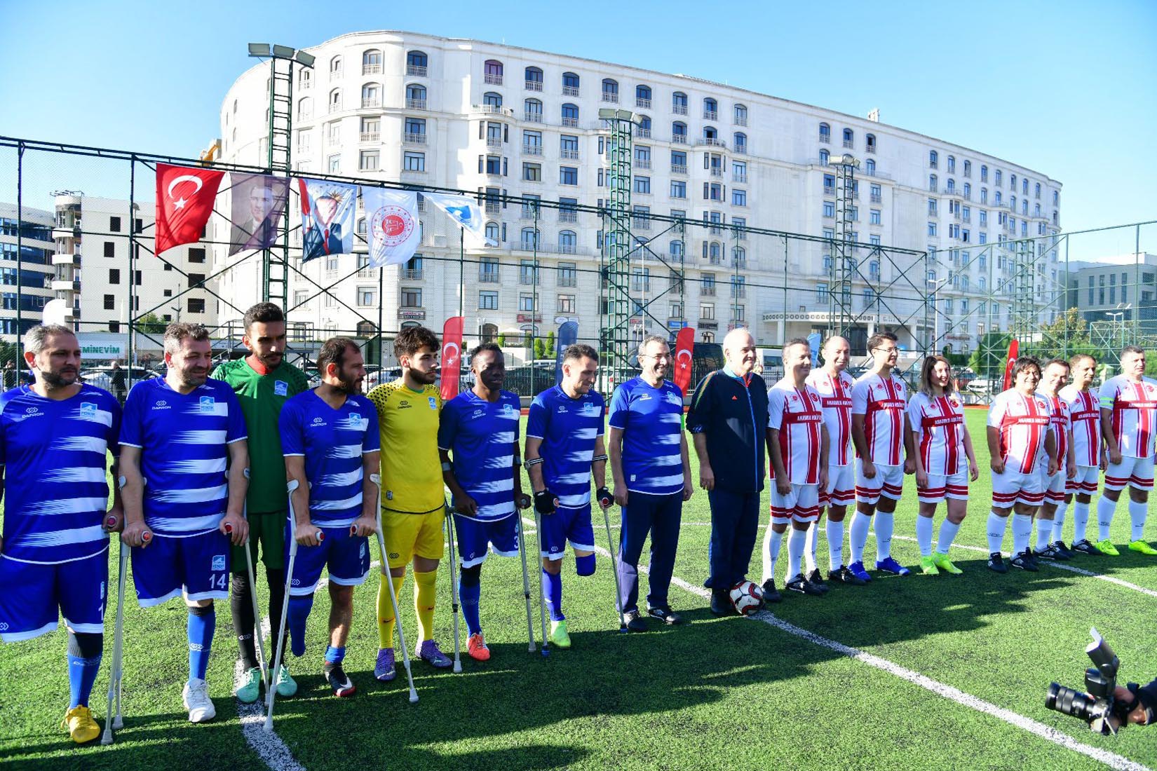 3 Aralık Engelliler Günü’ne özel futbol turnuvası düzenlendi! Pendik Ampute Futbol Takımı nefesleri kesti!