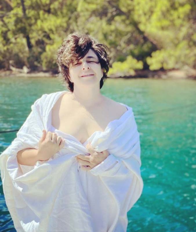 Esra Dermancıoğlu 53 oldu! Yeni yaşını kutlarken yerinde duramadı! Paylaşımı sosyal medyayı salladı