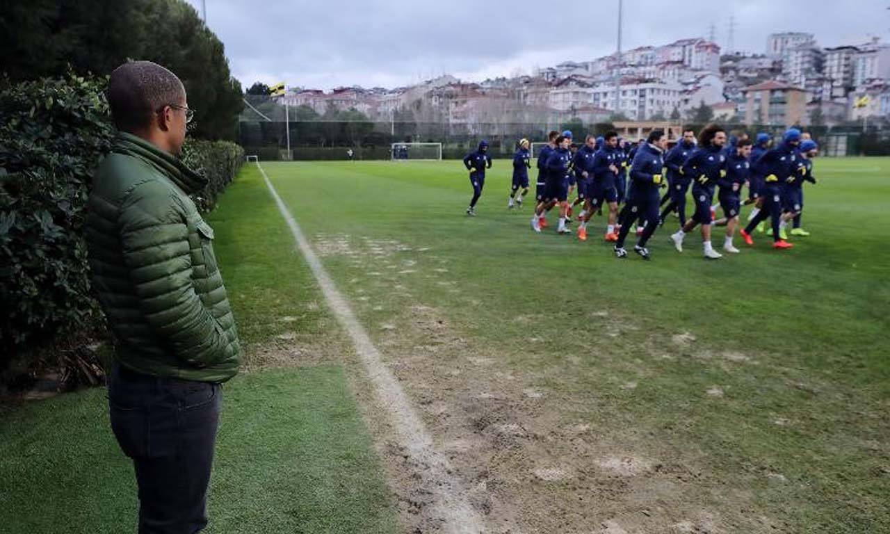 Alex de Souza Fenerbahçe paylaşımıyla fanatikleri heyecanlandırdı! Teknik direktörlük hususunda acaba dedirtti!