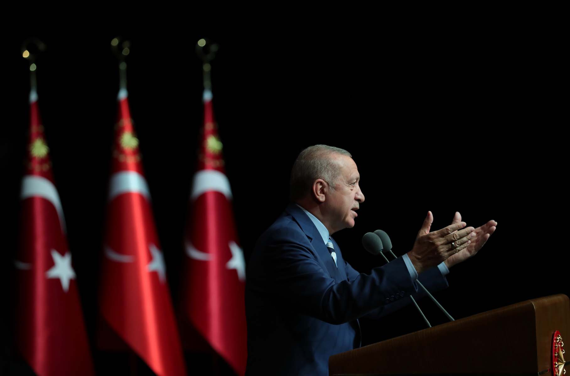 Son dakika | Cumhurbaşkanı Recep Tayyip Erdoğan'dan yeni yıl mesajı: Döviz kurunda yaşanan dalgalanmayı ortadan kaldırdık