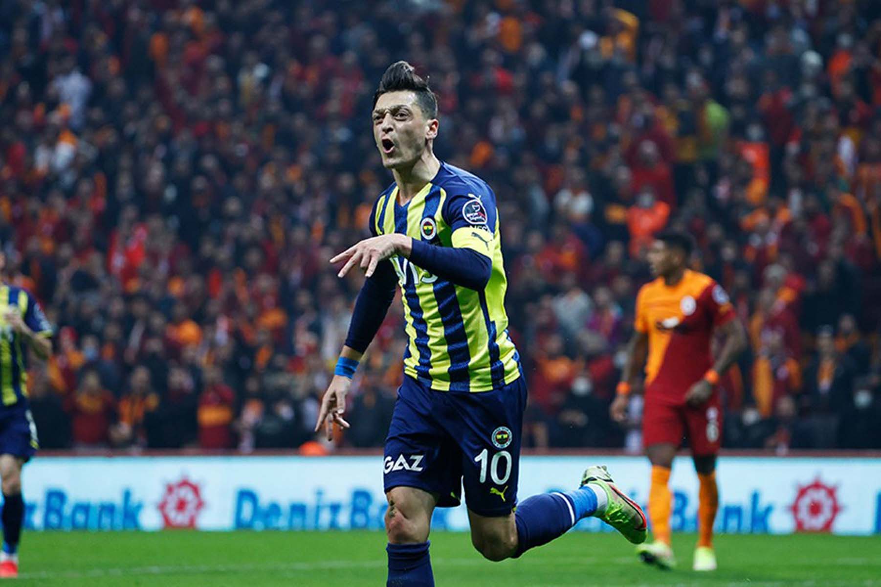 Fenerbahçe'de İsmail Kartal yıldız oyuncular için kolları sıvadı: Mesut Özil, Luiz Gustavo ve İrfan Can Kahveci... 