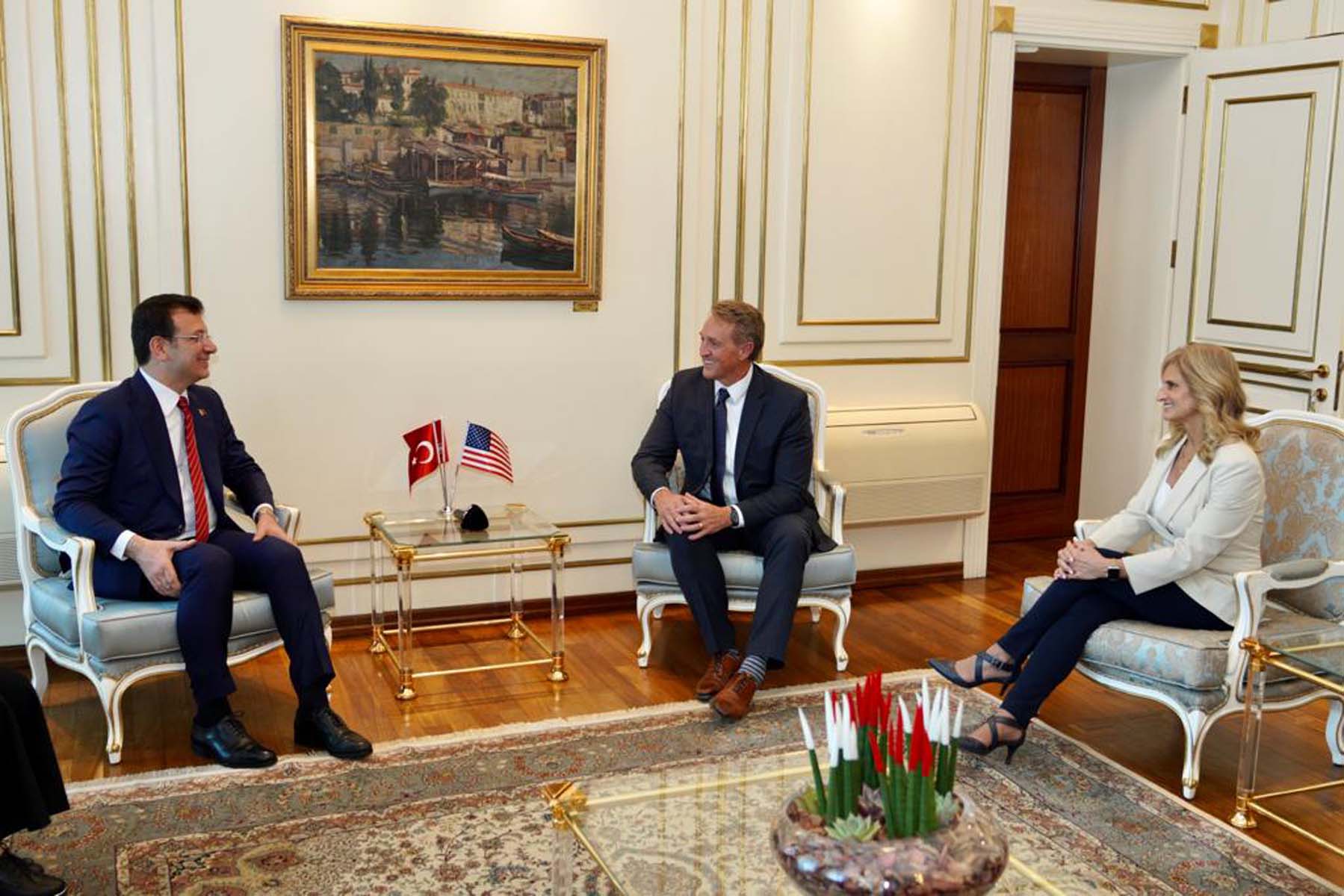 Büyükelçilerle görüşen Ekrem İmamoğlu, cumhurbaşkanlığı için destek mi arıyor? Bu kez de ABD Ankara Büyükelçisi Jeffry Lane Flake görüştü! 