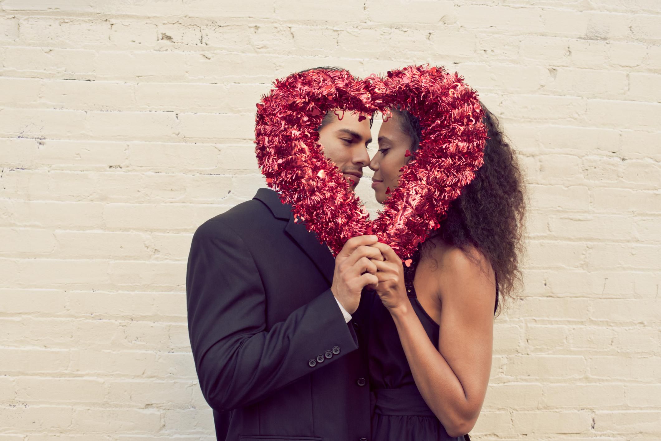 Komik Sevgililer Günü mesajları   Komik 14 Şubat Sevgililer günü mesajları resimli