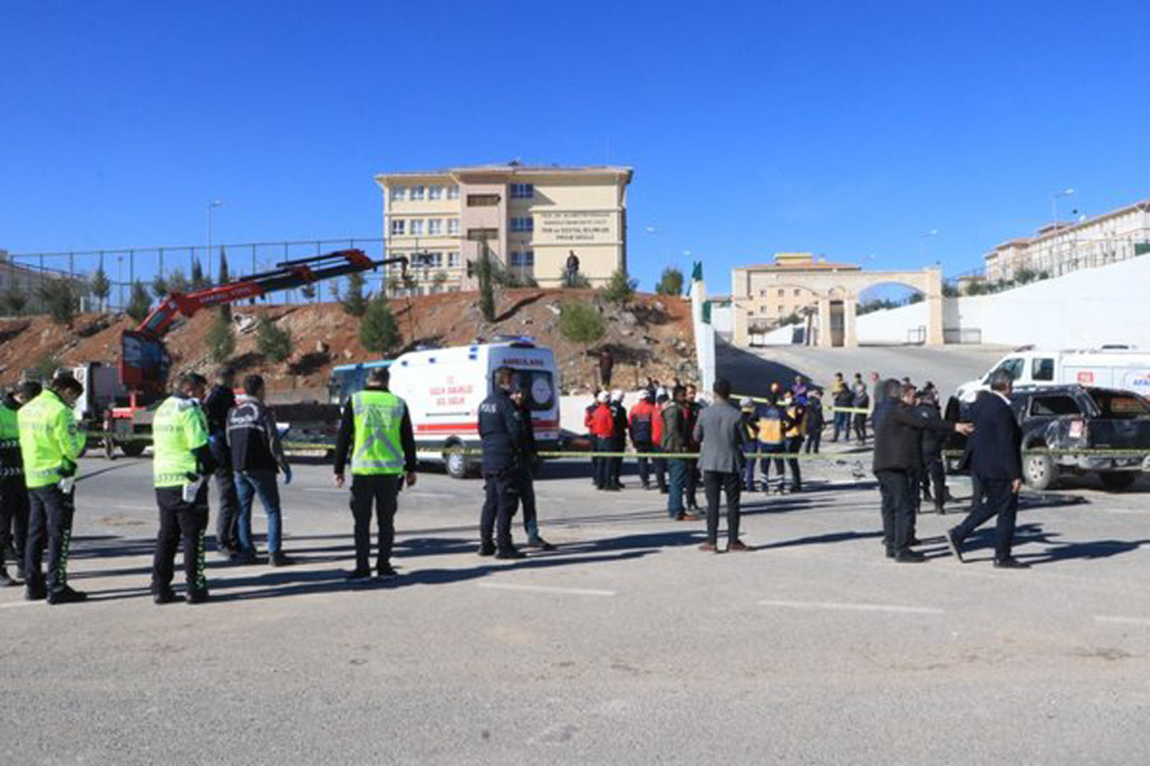 Şanlıurfa'da feci kaza! AFAD aracı ile halk otobüsü çarpıştı! 1 ölü, 3 yaralı!