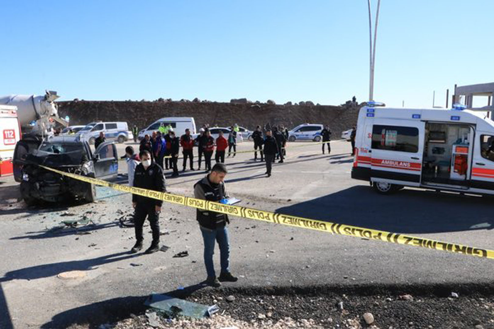 Şanlıurfa'da feci kaza! AFAD aracı ile halk otobüsü çarpıştı! 1 ölü, 3 yaralı!