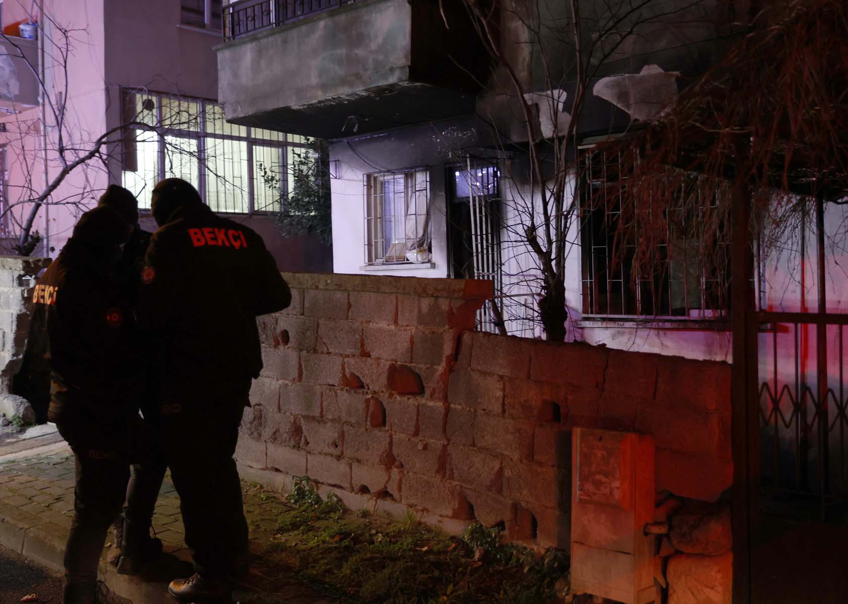 İstanbul Pendik'te yangın! Alevlerin arasında kalan Ahmet Uçar hayatını kaybetti 