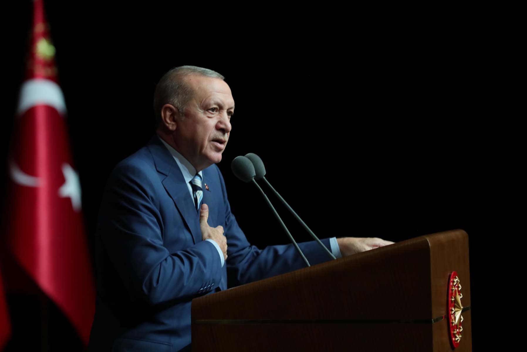 Cumhurbaşkanı Erdoğan'dan asgari ücret açıklaması! Sinyali verdi: İşçimizden böyle bir şeyi esirgemeyiz