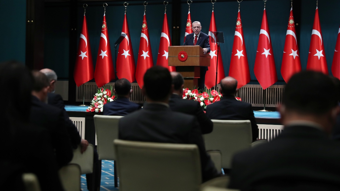 Kabine toplantısının ardından önemli açıklamalar! Cumhurbaşkanı Erdoğan müjdeleri arka arkaya sıraladı! Temel temizlik ürünlerinde KDV indirimine gidildi!