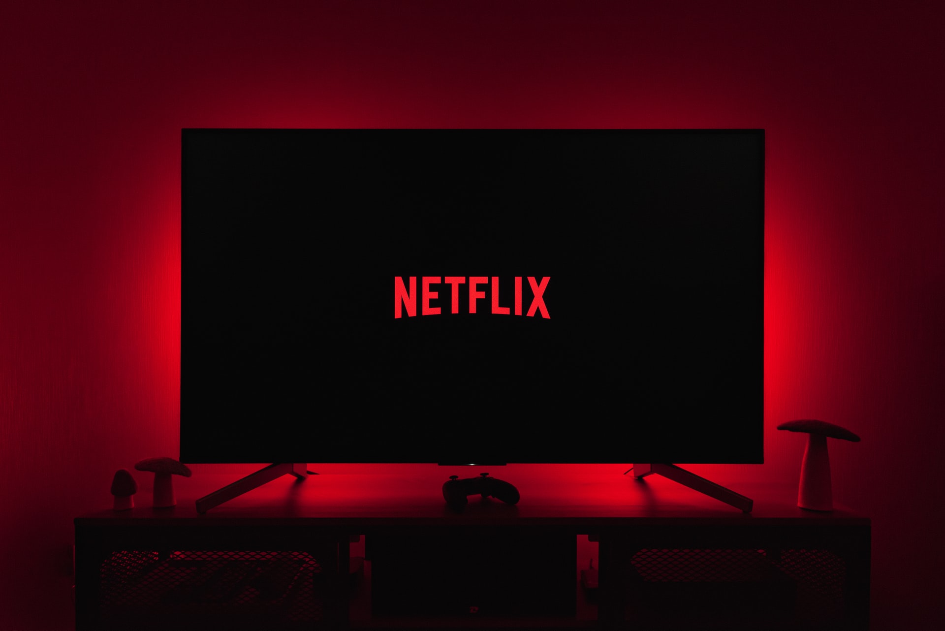 Netflix kullanıcılarını üzecek! Abonelik ücretlerine yüzde 40 zam geldi! 