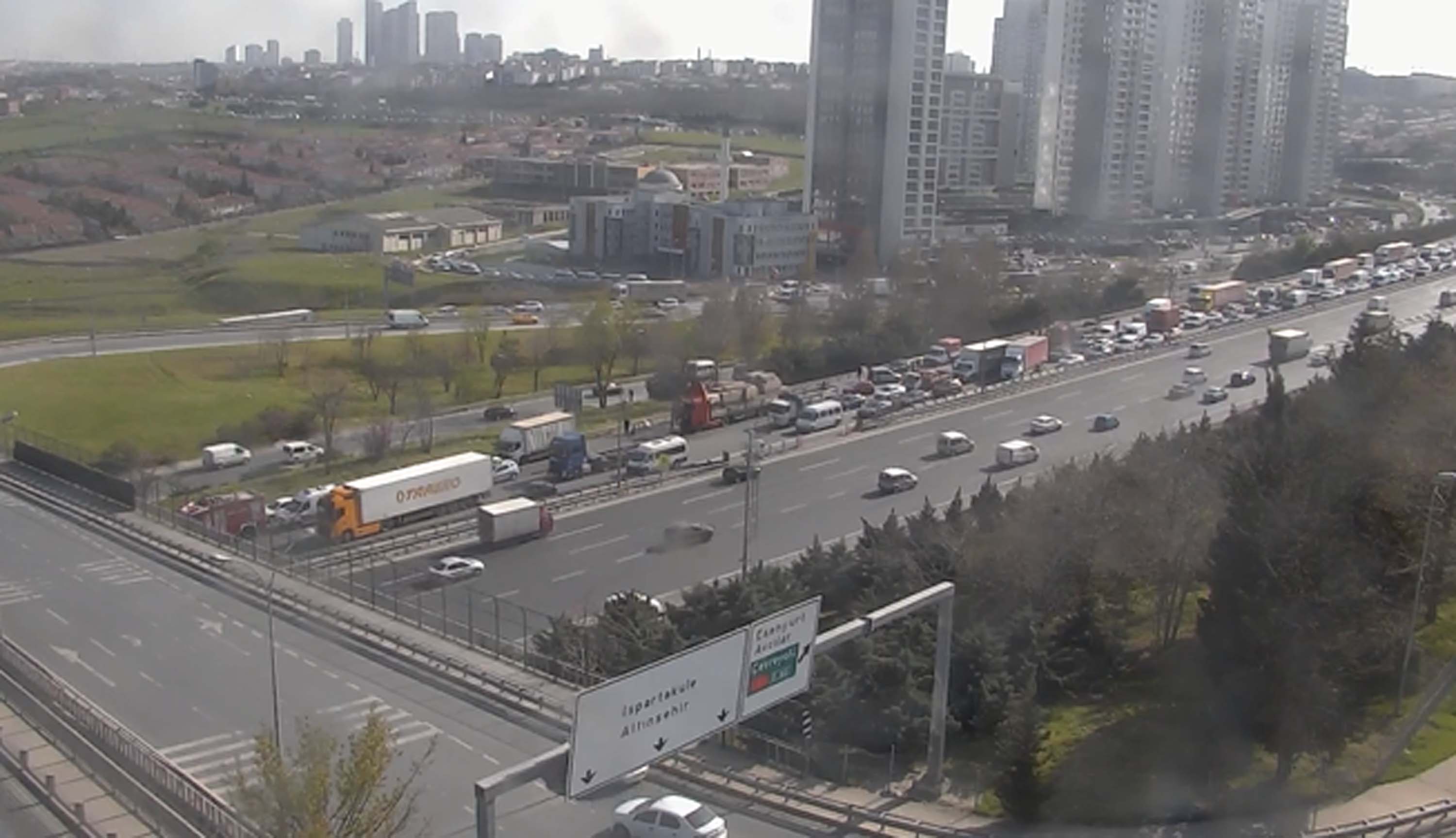 Son dakika! İstanbul'da zincirleme trafik kazası! Çok sayıda yaralı var!