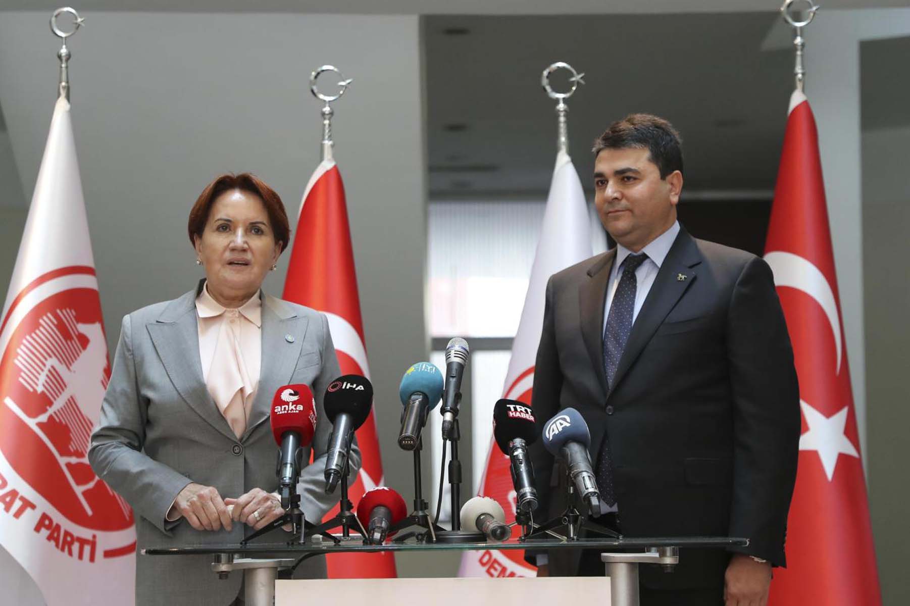 Ekrem İmamoğlu ve Mansur Yavaş'ı arka plana itmişti! Kılıçdaroğlu cumhurbaşkanı adaylığında öne geçti: Altılı masa ve HDP desteğine güveniyor 