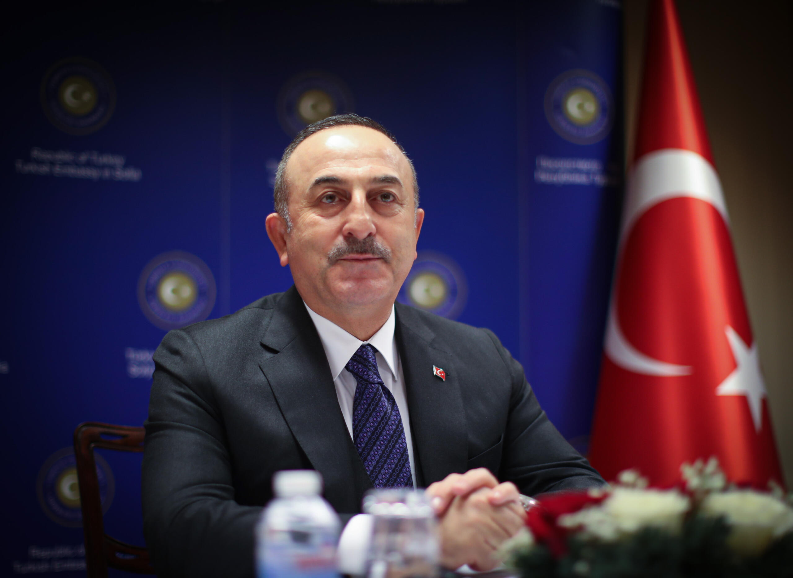 Dışişleri Bakanı Çavuşoğlu duyurdu! Hava sahamız kapatıldı! İşte o önemli açıklamalar!