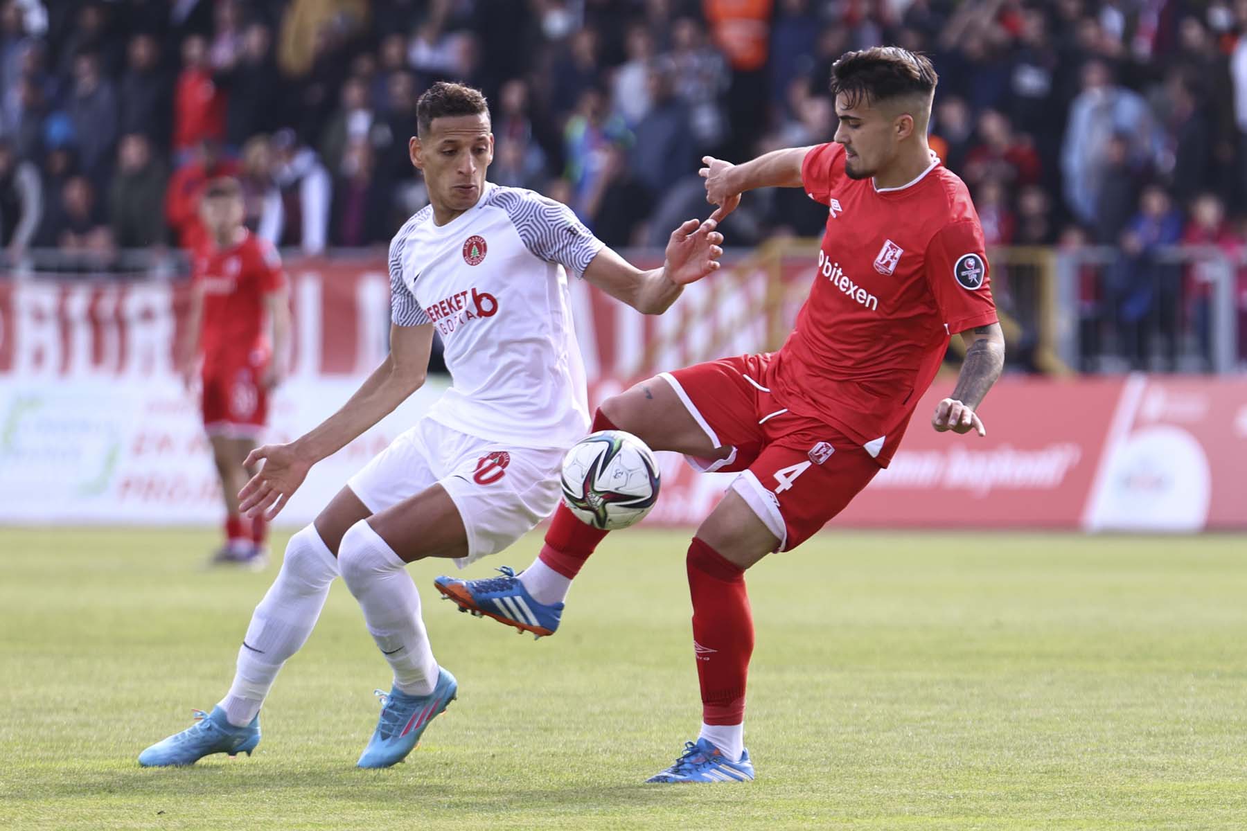 Ümraniyespor 4-1 Balıkesirspor | Maç sonucu | Ümraniyespor, Süper Lig'e yükseldi 