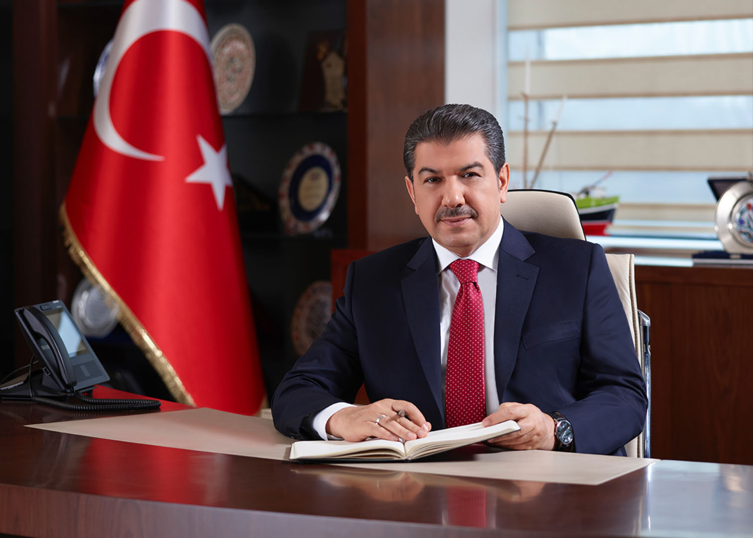 İBB kaynaklarıyla Türkiye'de siyaset yapamazsın! diyen Esenler Belediye Başkanı Tevfik Göksu, CHP'ye ateş püskürdü! İBB, başkanının kariyer planlama merkezi ve reklam ajansı olarak çalışıyor