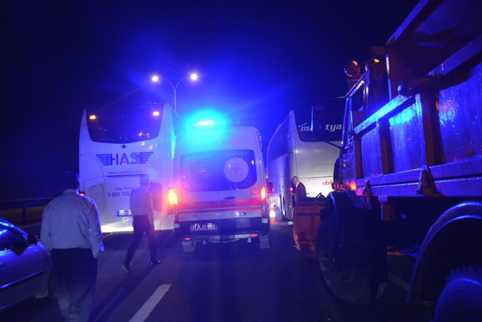 Kocaeli'de zincirleme kaza! Yolcu otobüsleri dehşeti yaşadı!