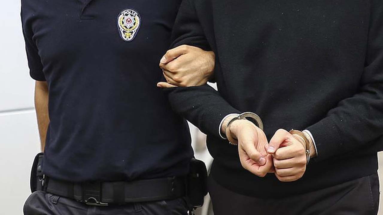 İzmir merkezli 26 ilde FETÖ operasyonu! 44 kişi gözaltına alındı