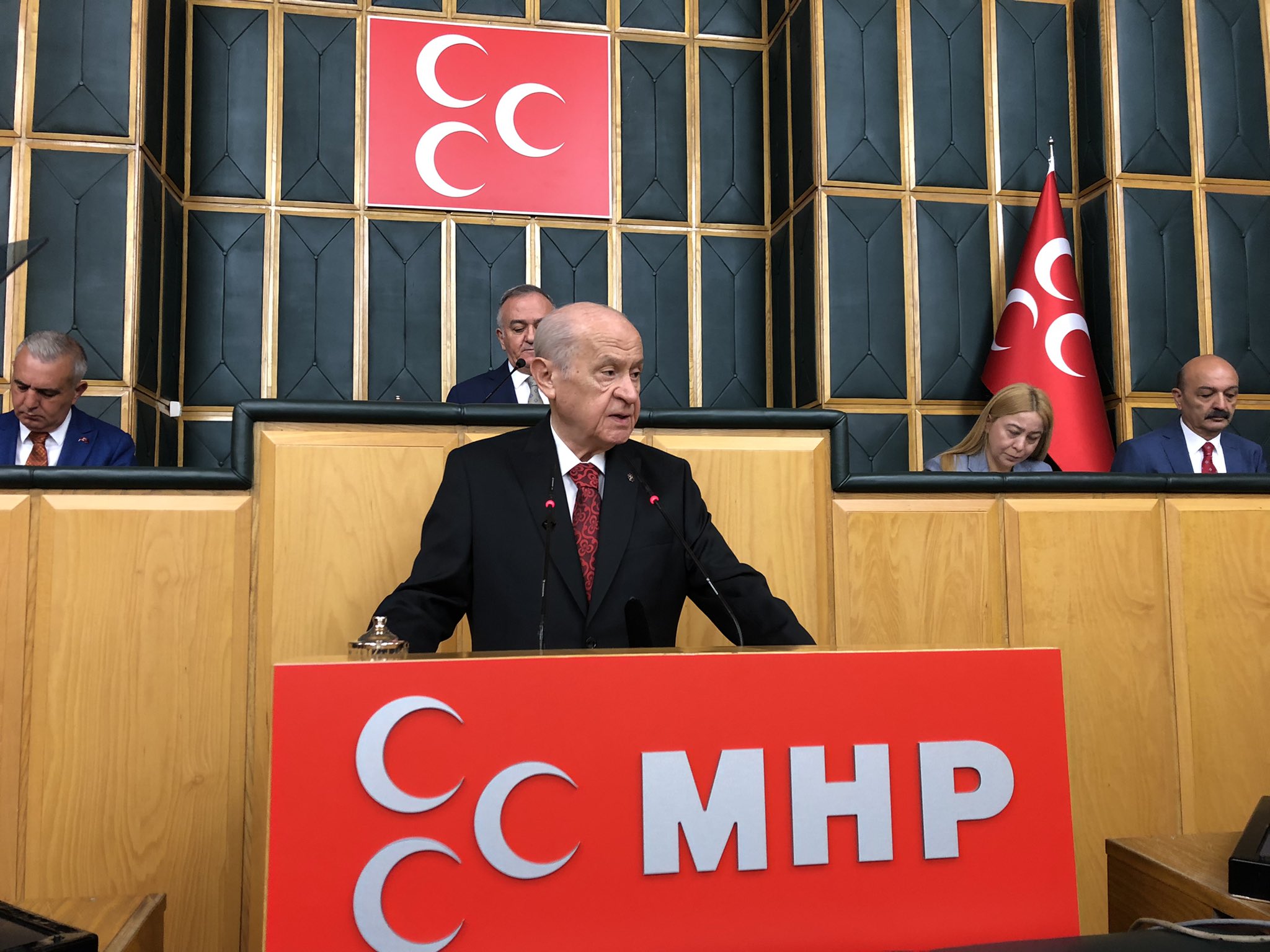 Devlet Bahçeli'den MHP Grup Toplantısı'nda önemli açıklamalar! Kılıçdaroğlu fazla zorlama, senden cumhurbaşkanı olmaz