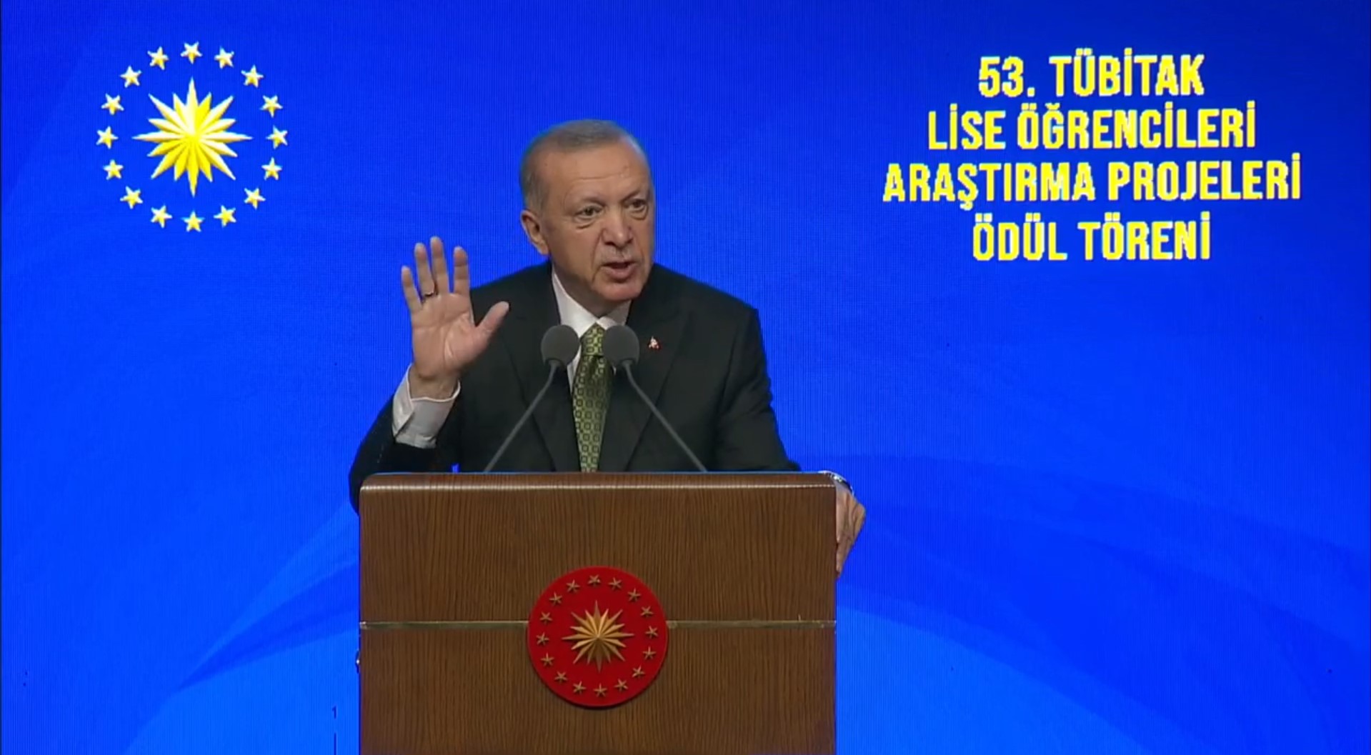 Cumhurbaşkanı Erdoğan'dan gençlere mesaj: Batının ilmini alacaksın, ahlaksızlığını değil