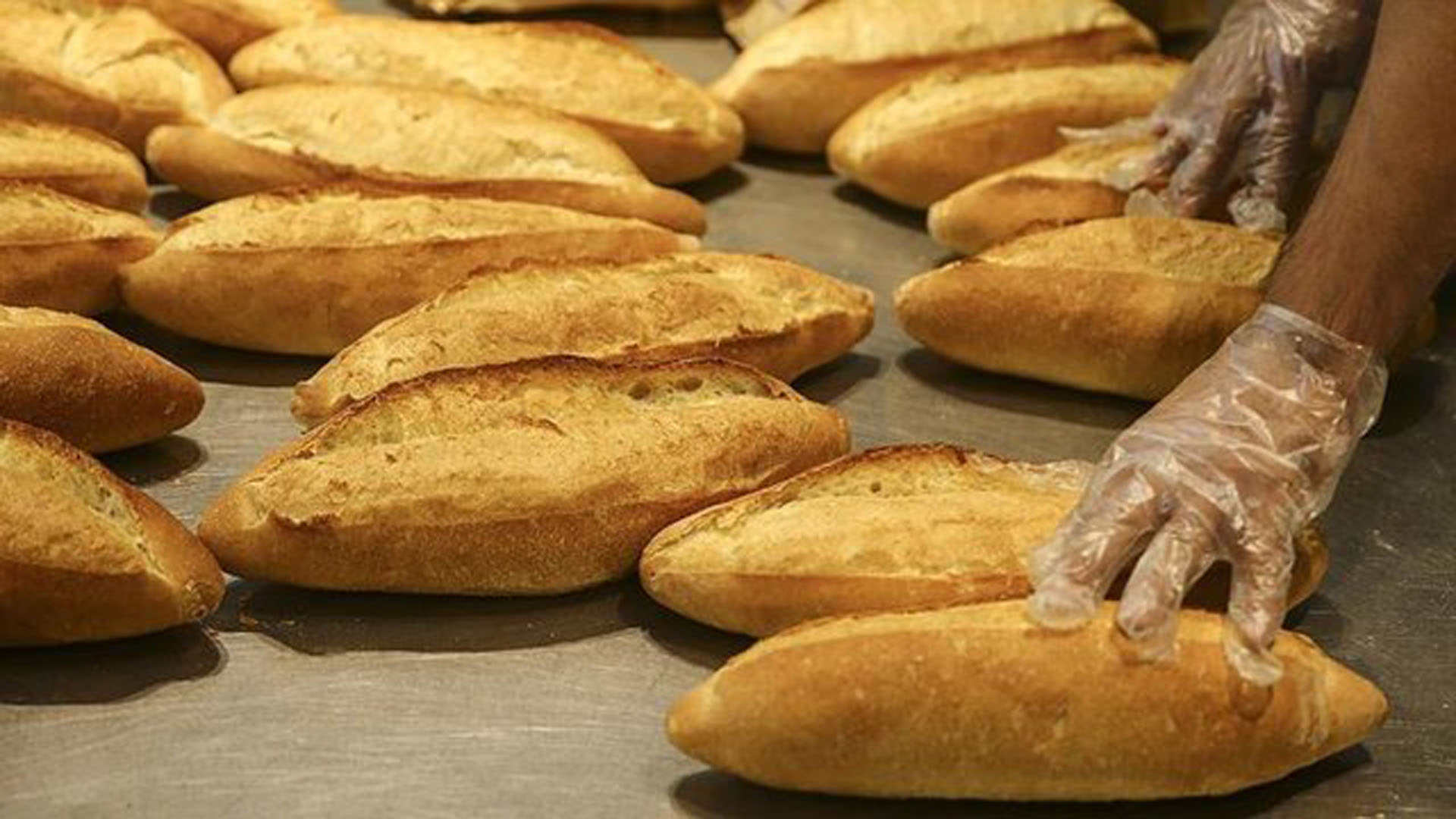 İstanbul'da ekmek 5 lira olacak denilmişti! Ekmeği 3 liradan fazla satan fırıncılara rekor ceza geliyor!