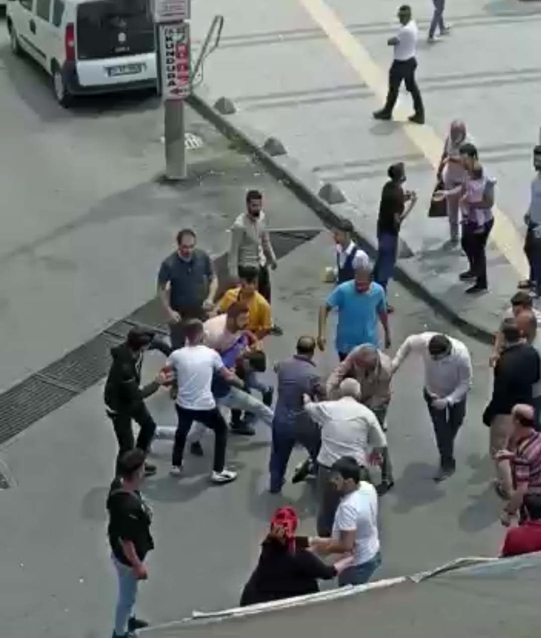 Tekirdağ'da sokak ortasında Cumhurbaşkanı Erdoğan ve eşine hadsiz hakaretler etmiş, dayağı yemişti! O kişi gözaltına alındı!