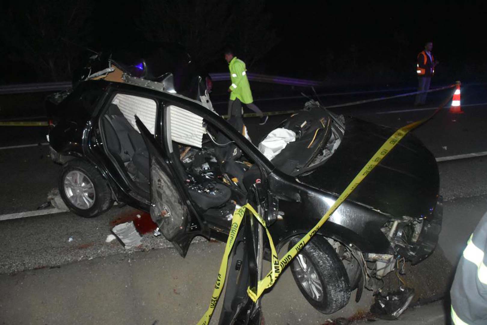 Tosya'da yolcu otobüsü ve otomobil kafa kafaya çarpıştı! 16 kişi yaralanırken 2 kişi hayatını kaybetti!