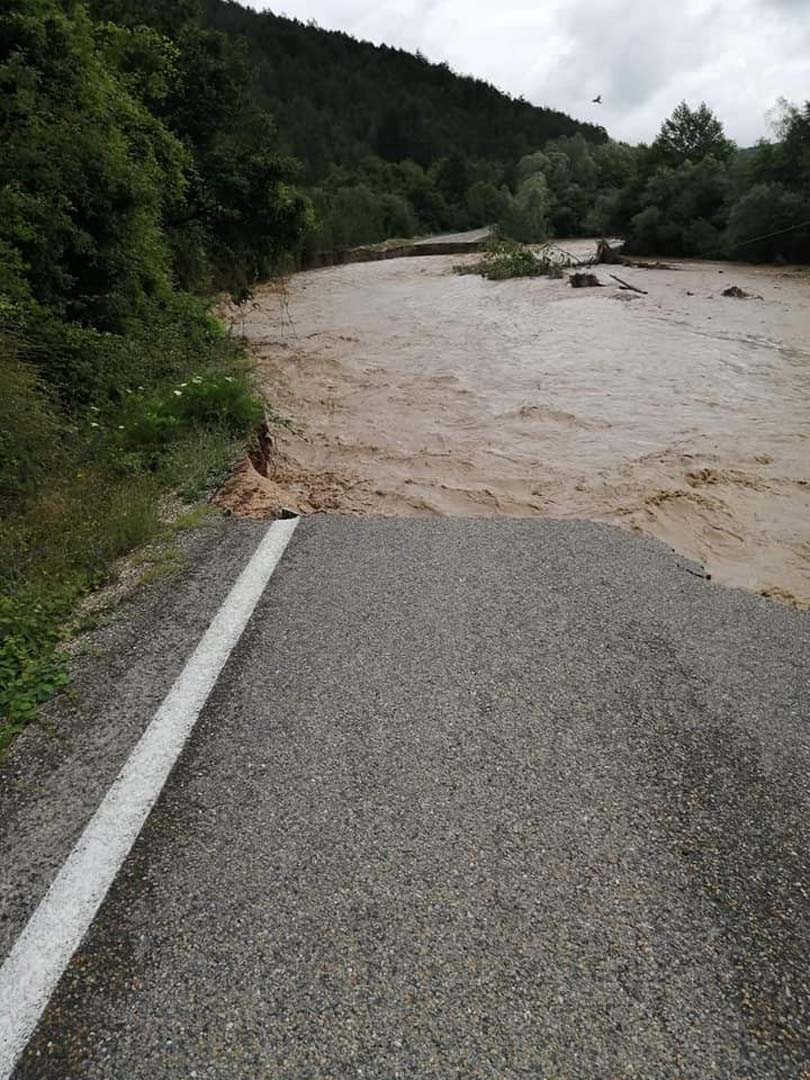 Bolu'daki yağışlar hayatı olumsuz etkliyor! Yollar çöktü, köprüler yıkıldı