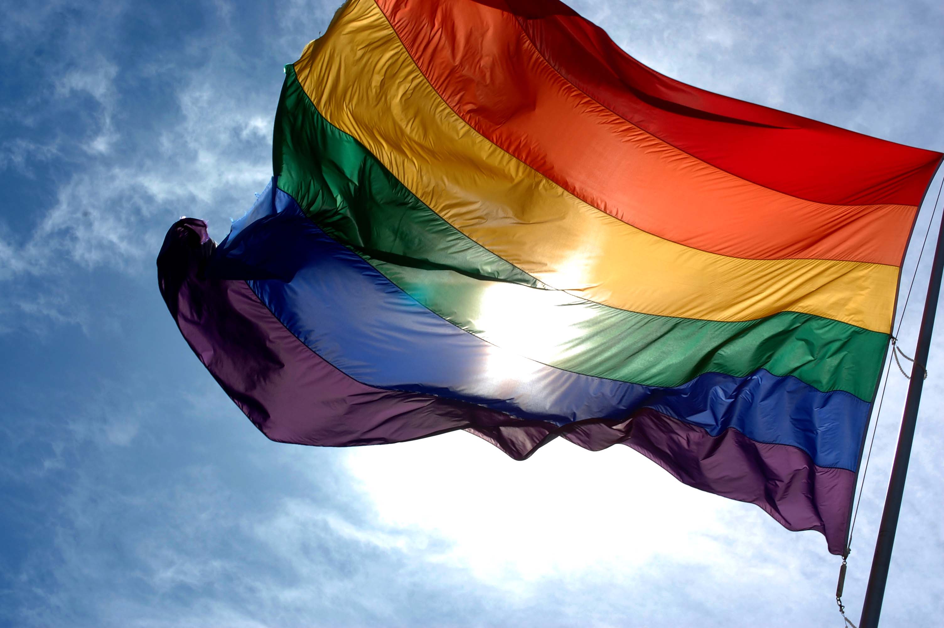 LGBT bayrağı nedir, bayrağın anlamı nedir? Renkler neyi ifade ediyor? LGBT açılımı nedir? 