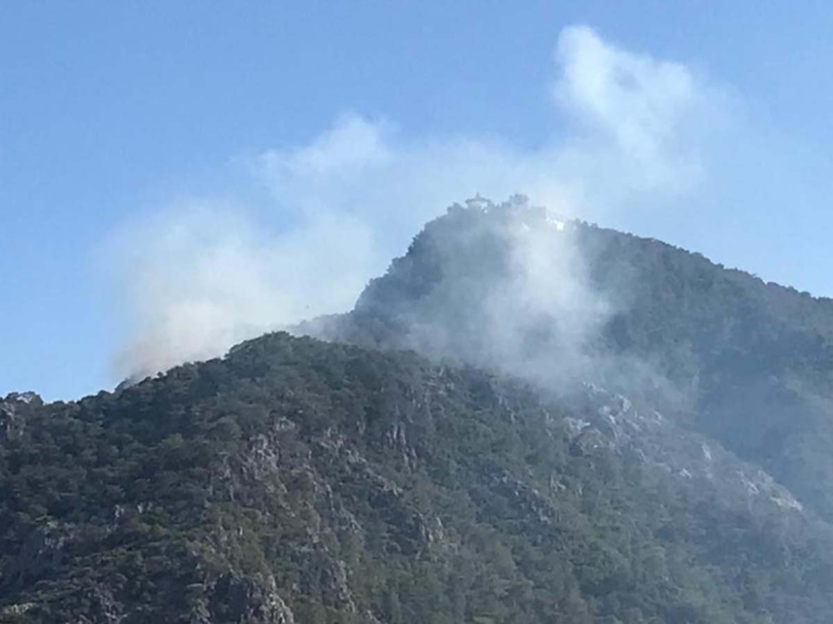 Antalya'nın ciğerleri yanıyor! Orman yangınına müdahale devam ediyor!