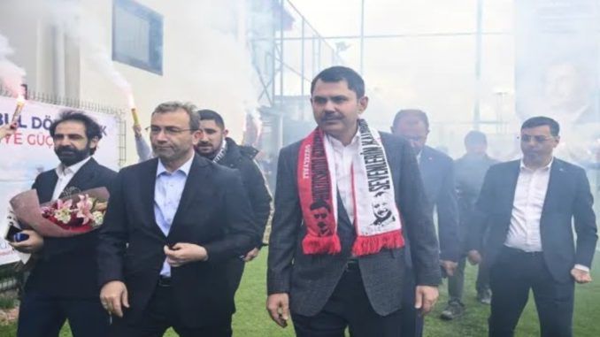 Bakan Murat Kurum, Pendikspor'u ziyaret ederek Stad sz verdi