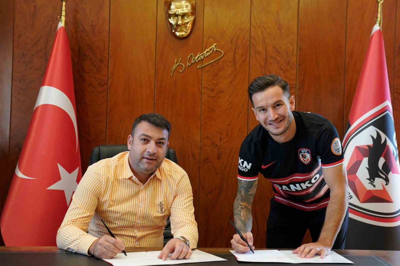 Oğulcan Çağlayan, Galatasaray ile sözleşmesini fesh ederek Gaziantep FK ile sözleşme imzaladı