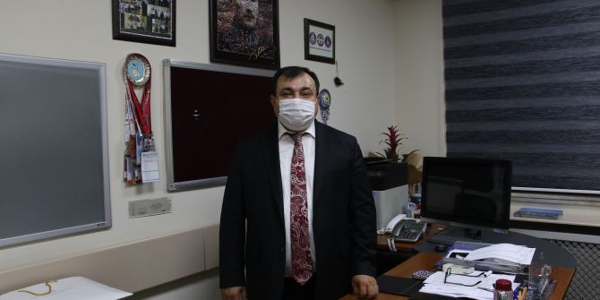 Bilim Kurulu Üyesi Ahmet Demircan, maskeyi koluna takanlara isyan etti!