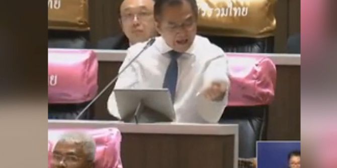 Mecliste skandal olay! Milletvekili konuşması sırasında kolunu kesti
